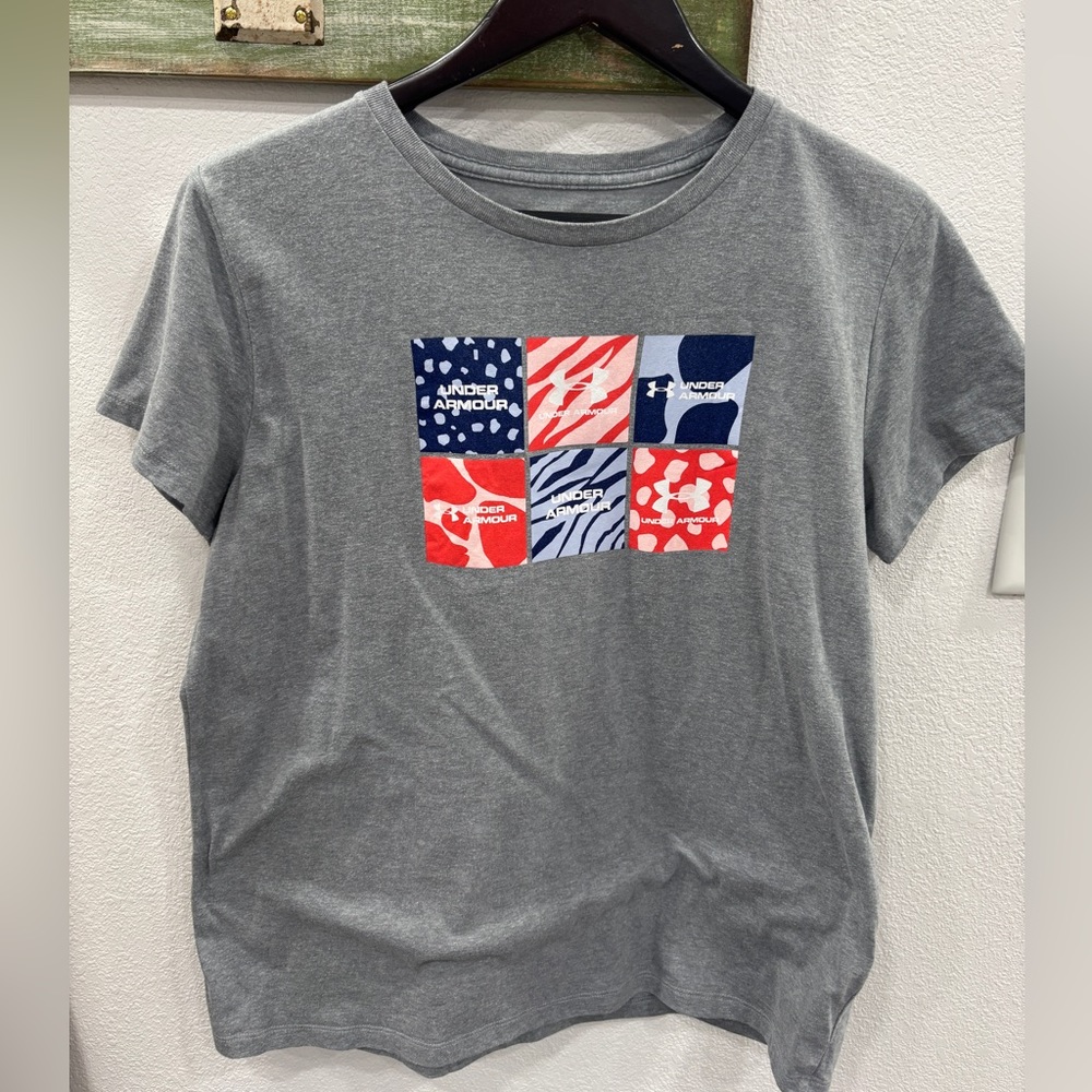 Under Armour Women’s Gray Graphic T-Shirt